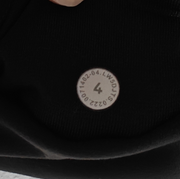 Lululemon High Rise Instill Leggings Size 4 Tight Black - Picture 4 of 7